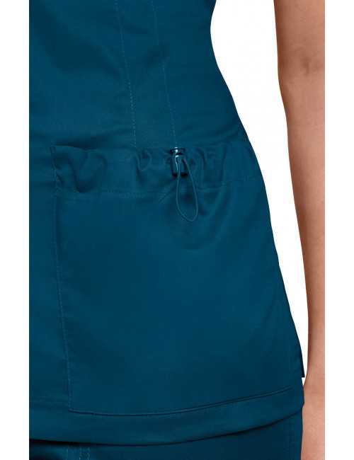 Blouse médicale Femme Koi "Mackenzie", collection "Koi Stretch" (204-) vert caraibe détail